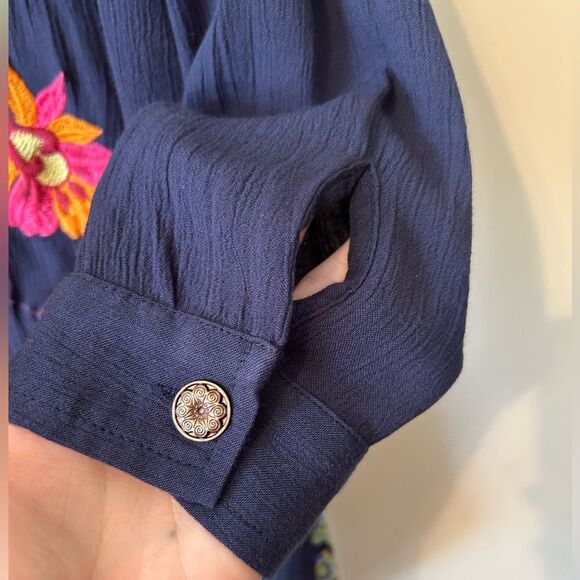 Soft Surroundings Blue Floral Tunic Top Embroidered Button Down Mix Media Small - Picture 9 of 9